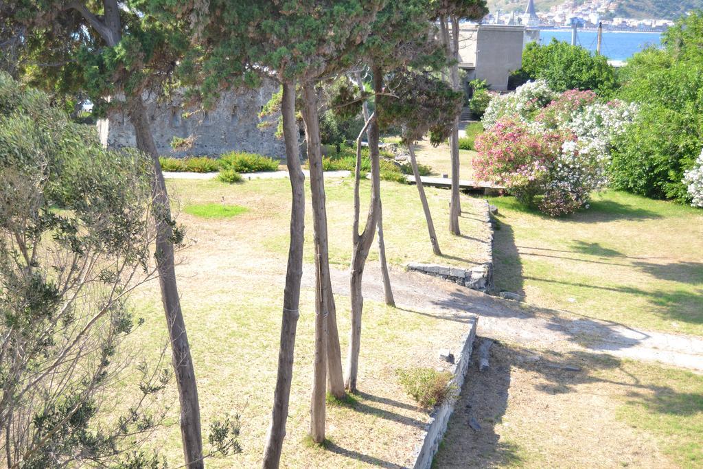 Hotel Porto Azzurro Giardini Naxos Exterior photo